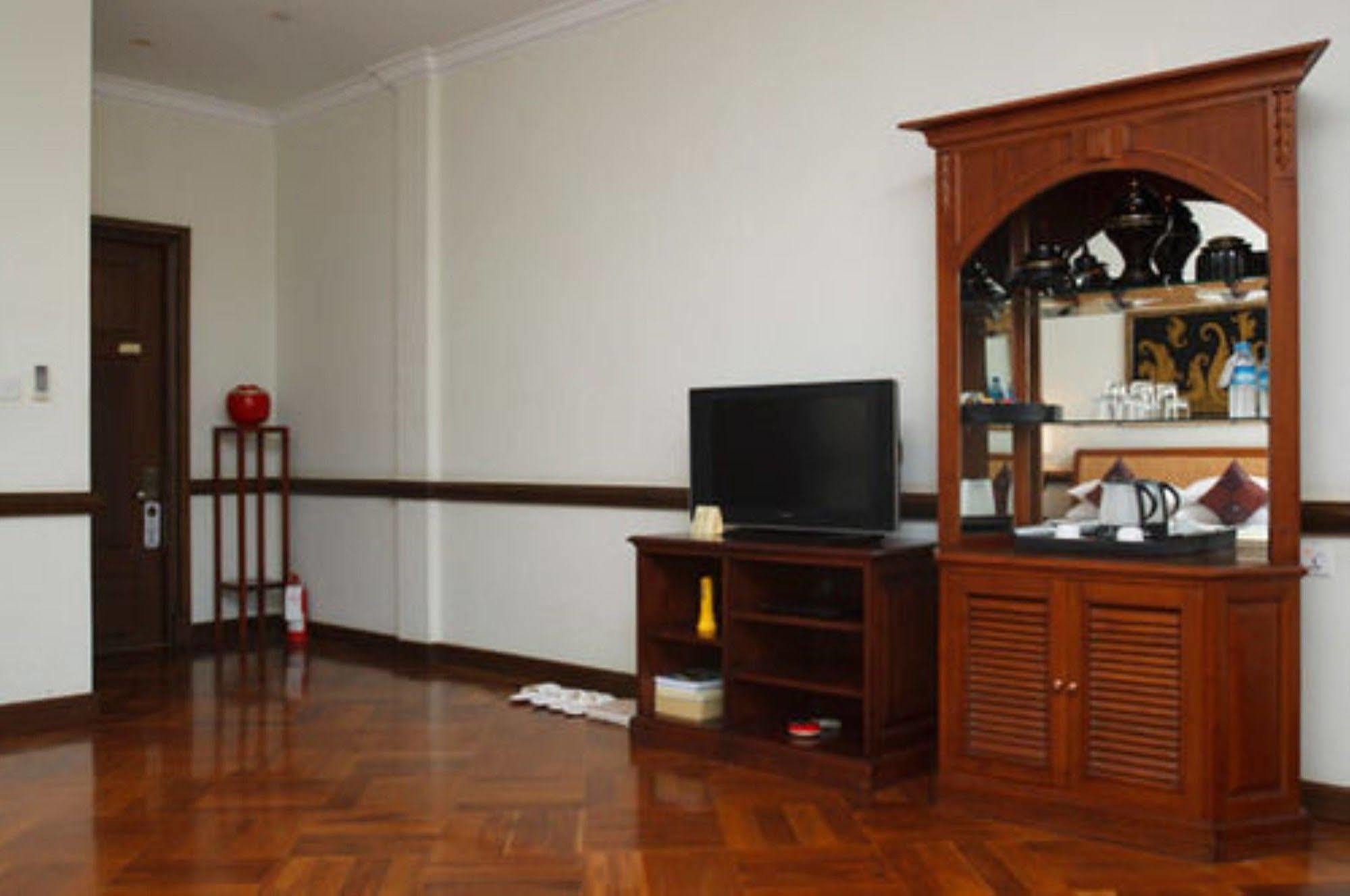 The Hotel Amara Nay Pyi Taw Naypyidaw Exterior photo