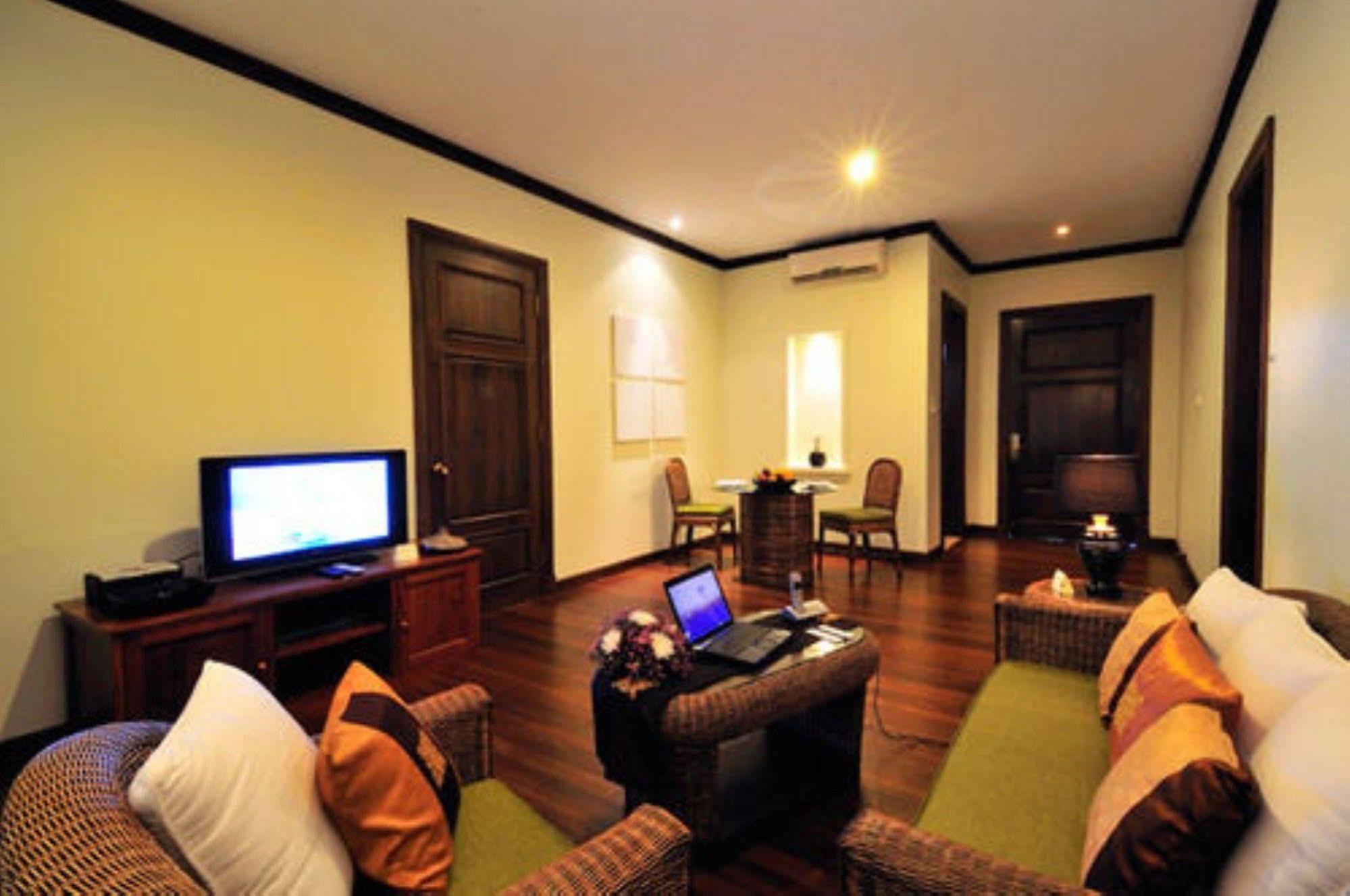 The Hotel Amara Nay Pyi Taw Naypyidaw Exterior photo